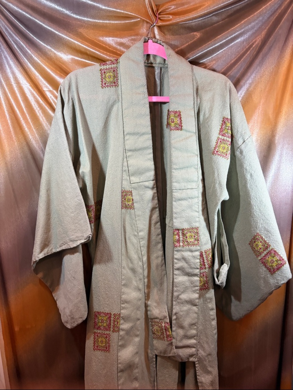 Vintage Embroidered Kimono Yukata Robe in Light Sage 152